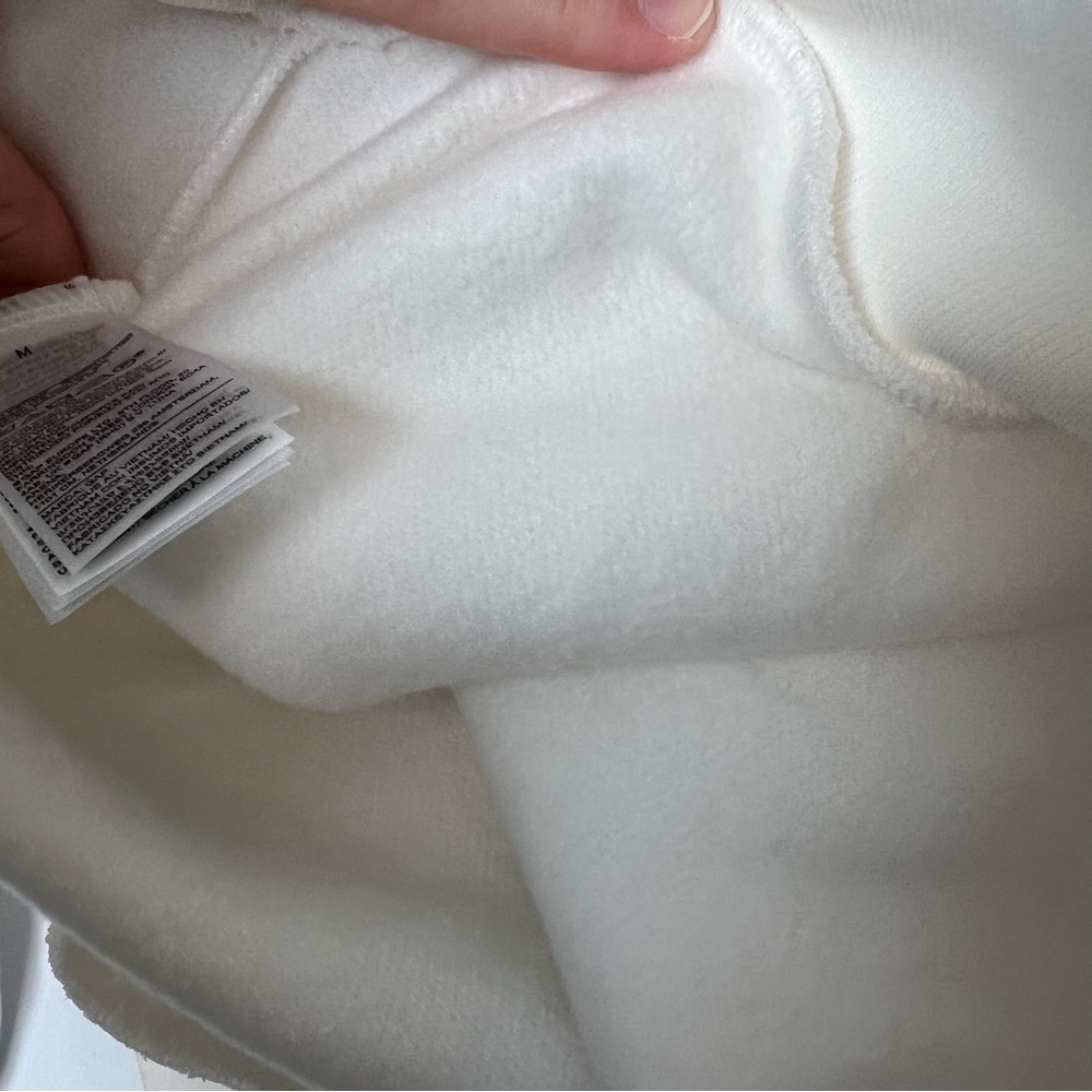 Gap NWT VintageSoft Eyelet-Sleeve Embroidered Crew Neck Sweatshirt White M - Picture 7 of 9